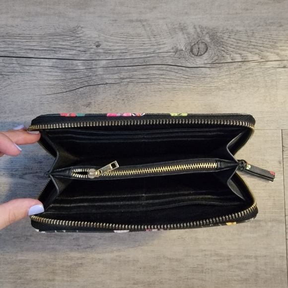 Large Wallet - Picture 2 of 2